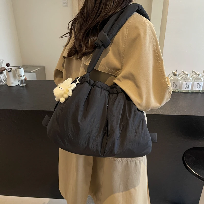 Puffer Tote Bag Lightweight Shoulder Bag Large Capacity Puffy Handbag Pillow Shopper Bag for Women Work Shopping Travel
Puffer Tote Bag Lightweight Shoulder Bag Large Capacity Puffy Handbag Pillow Shopper Bag for Women Work Shopping Travel