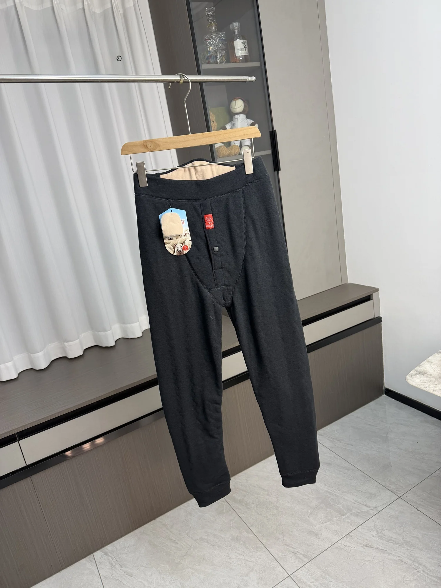 Теплые шерстяные мужские брюки с высокой талией, утолщенные, зимние, прямого кроя, 100% шерсть, удобные повседневные брюки для мужчин
Теплые шерстяные мужские брюки с высокой талией, утолщенные, зимние, прямого кроя, 100% шерсть, удобные повседневные брюки для мужчин