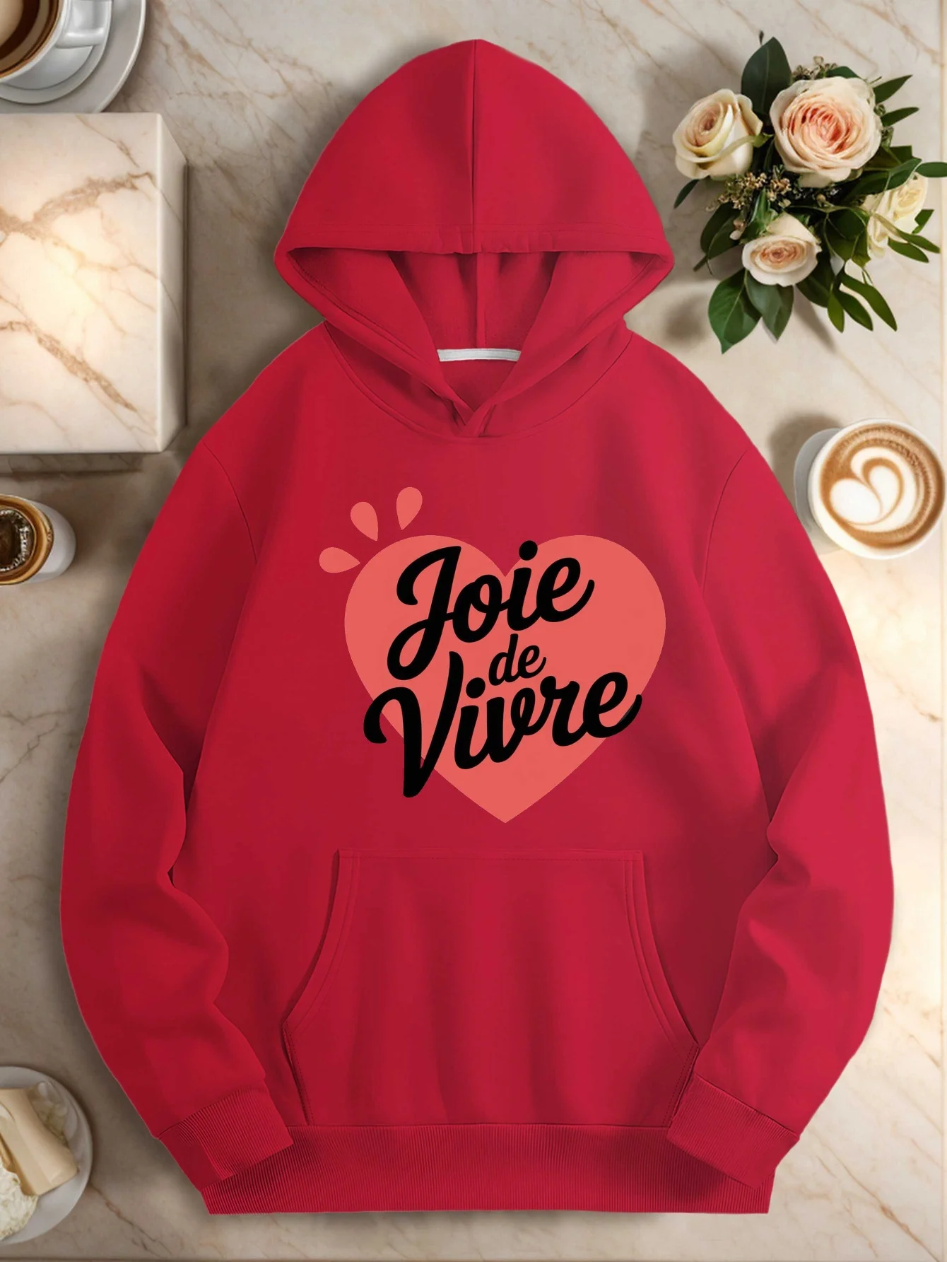 Женская красная толстовка больших размеров с французской цитатой "joye De Vivre" — повседневный длинный рукав, передний карман, эластичный полиэстер
Женская красная толстовка больших размеров с французской цитатой "joye De Vivre" — повседневный длинный рукав, передний карман, эластичный полиэстер