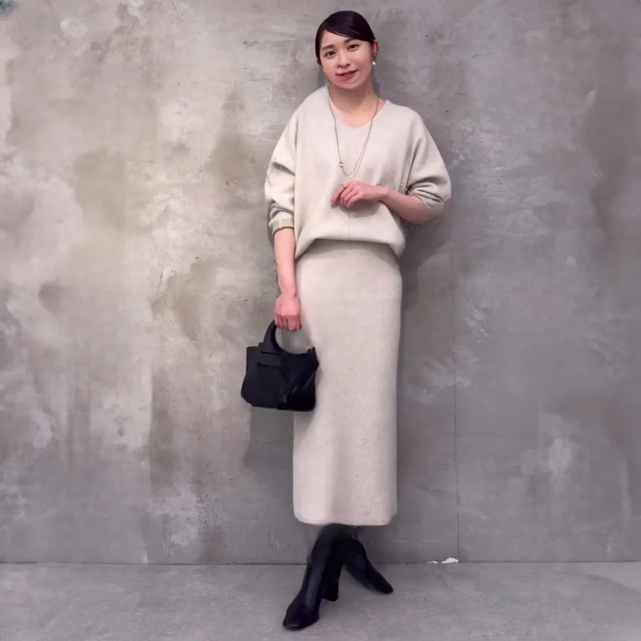 2025 Autumn and Winter New V-neck Long Sleeved Woolen Top+half Skirt Two-piece Set
2025 Autumn and Winter New V-neck Long Sleeved Woolen Top+half Skirt Two-piece Set