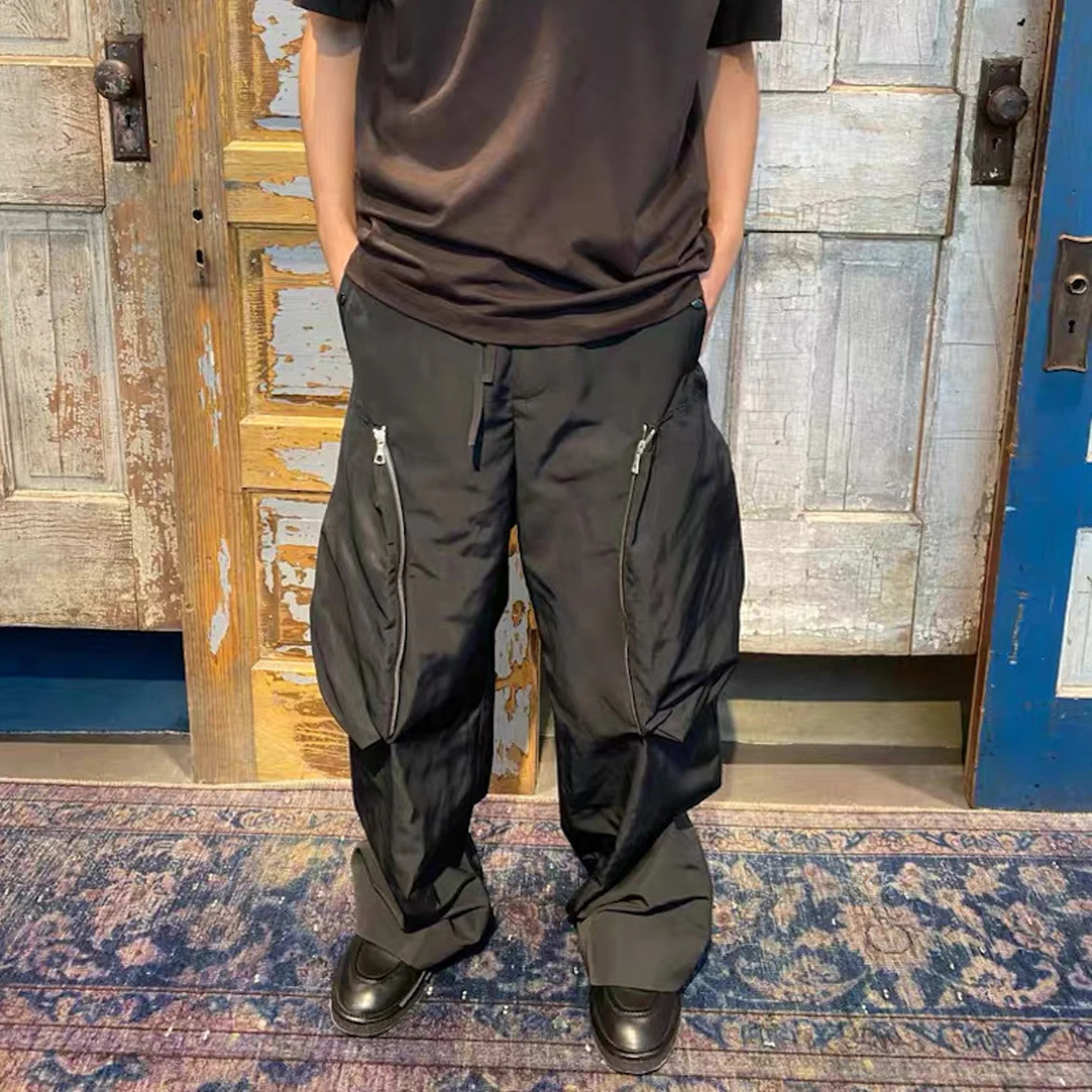 American High Street DVN Style Men's Casual Pants Nylon Drawstring Wide Leg Long Trousers with Big Pockets Loose Fit Workwear
American High Street DVN Style Men's Casual Pants Nylon Drawstring Wide Leg Long Trousers with Big Pockets Loose Fit Workwear