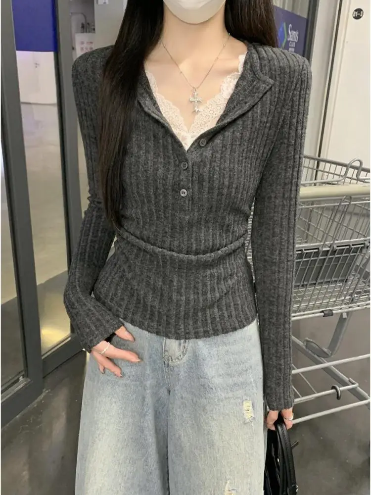 Korean Version Women Grey Patchwork Lace Button Long Sleeves Short Pullover Sweater Autumn Winter Slim Pleated Knitted Top Trend
Korean Version Women Grey Patchwork Lace Button Long Sleeves Short Pullover Sweater Autumn Winter Slim Pleated Knitted Top Trend