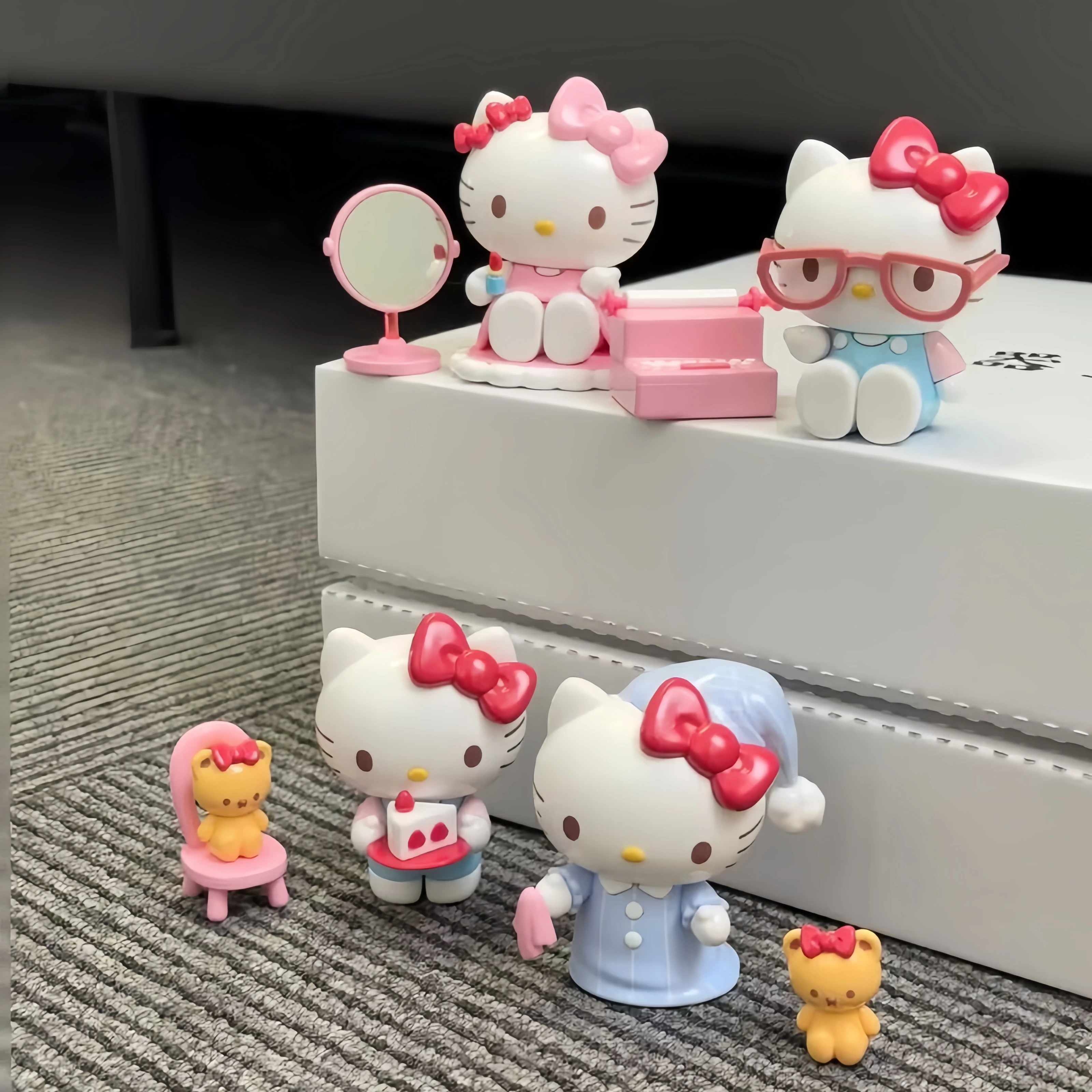 В наличии новая серия Hello Kitty Daily Life Kitty Ornament Фигурка Кукла Игрушки Подарки для детей Прекрасная мини-фигурка Кукла
В наличии новая серия Hello Kitty Daily Life Kitty Ornament Фигурка Кукла Игрушки Подарки для детей Прекрасная мини-фигурка Кукла