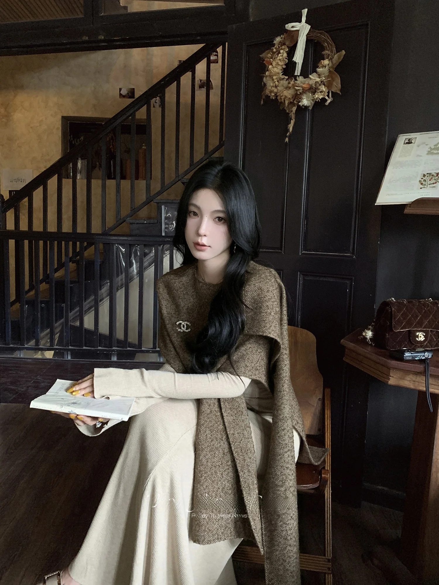 Ele Violet Vintage Ladylike oulder Wrap Coat Women's Autumn Winter High Design Sense Cowl Ne Long Sve Wool Blend
Ele Violet Vintage Ladylike oulder Wrap Coat Women's Autumn Winter High Design Sense Cowl Ne Long Sve Wool Blend