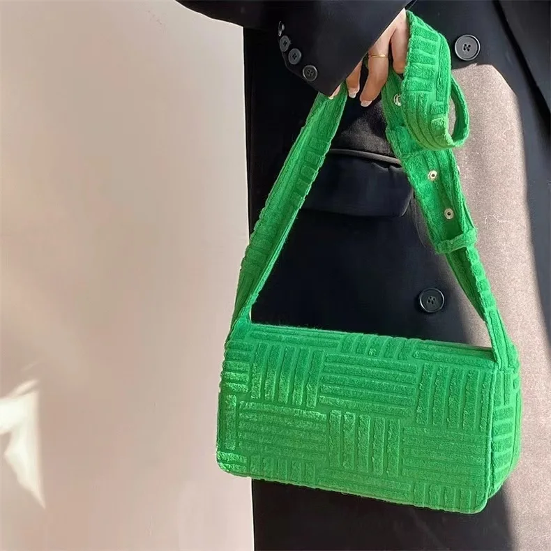 2026 women's new towel bag green bag embossed fur bag small square bag single shoulder crossbody bag shoulder bag
2026 women's new towel bag green bag embossed fur bag small square bag single shoulder crossbody bag shoulder bag