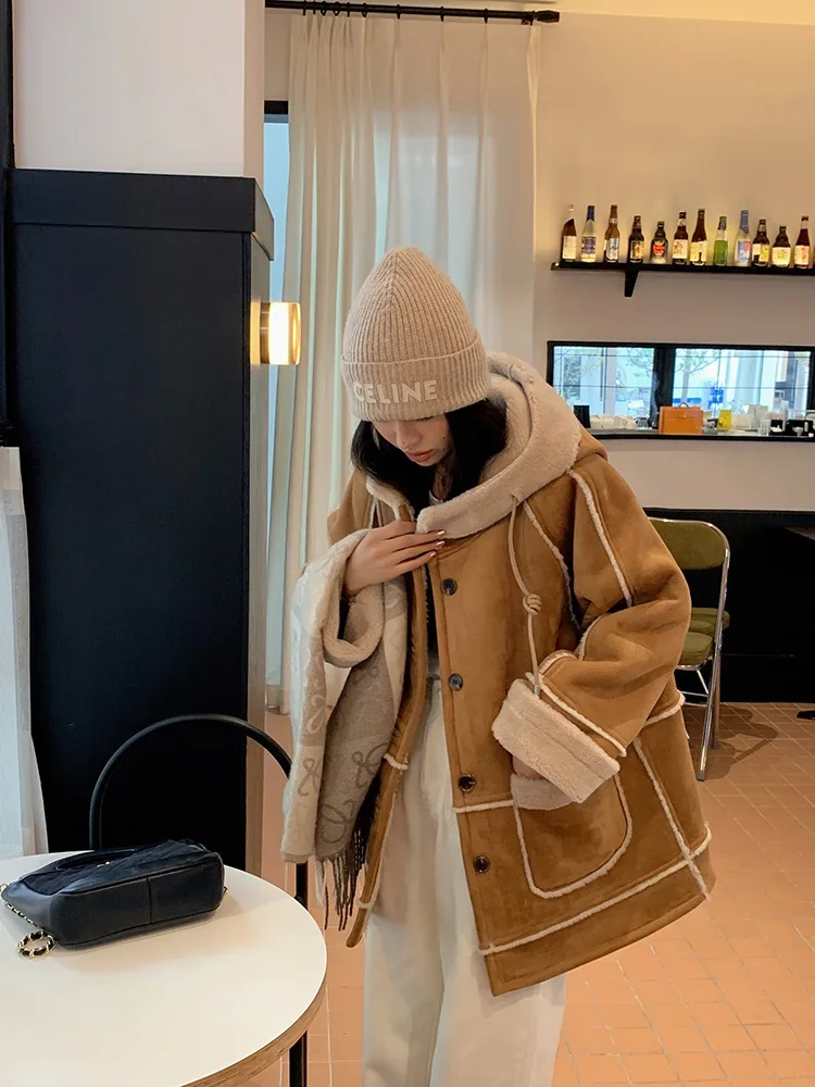 Woman Jacket New Fashion Winter Fur Coat Women Hooded Jackets Real Shearing Sheep Fur Coats Natural Female Loose Outwear L16
Woman Jacket New Fashion Winter Fur Coat Women Hooded Jackets Real Shearing Sheep Fur Coats Natural Female Loose Outwear L16
