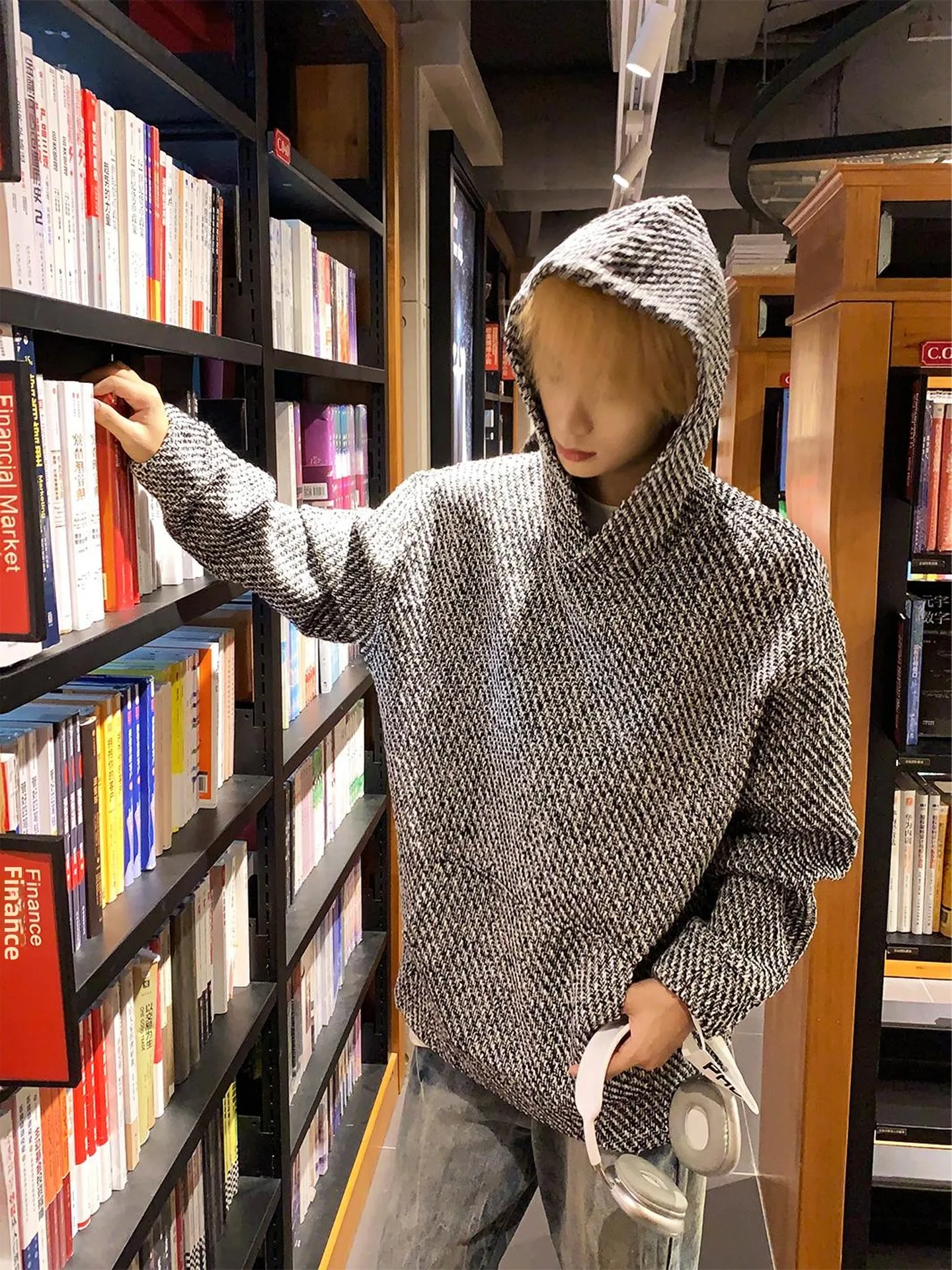 Men's Knitted Hoodie Heavyweight Hardwearing Woolen Coat Casual Loose Fit Comfortable Long Sve Youth Faion Autumn Wear
Men's Knitted Hoodie Heavyweight Hardwearing Woolen Coat Casual Loose Fit Comfortable Long Sve Youth Faion Autumn Wear