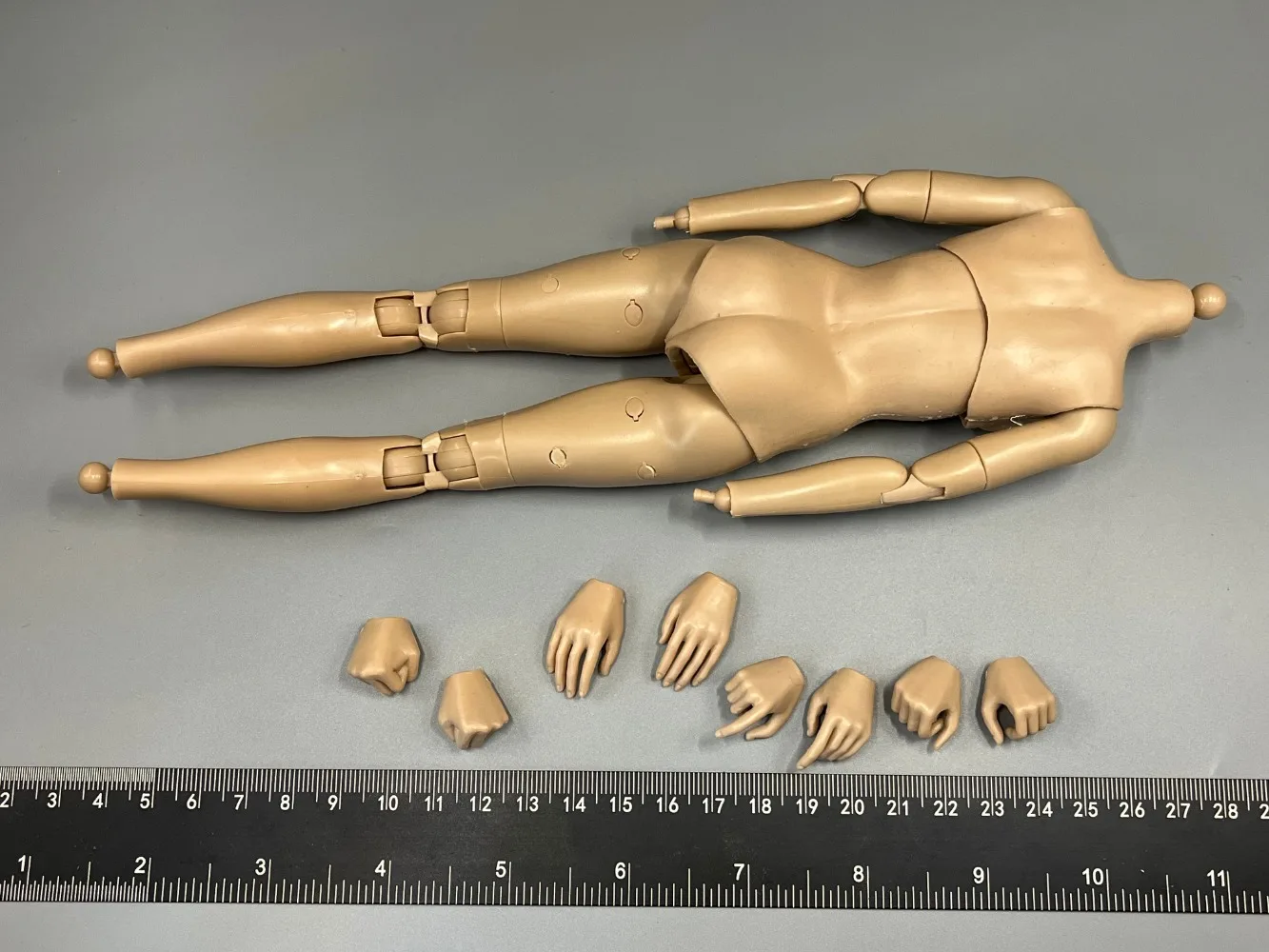 M052 MINITIMES 1/6 Scale Soldier Body Model for12'' Female Medical Orderly
M052 MINITIMES 1/6 Scale Soldier Body Model for12'' Female Medical Orderly