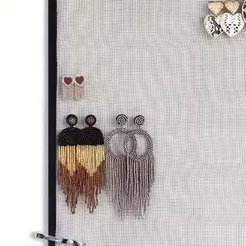 Подвесная сетчатая рамка для ювелирных изделий, настенный органайзер для демонстрации сережек, колец, шпилек, удобная сетчатая рамка для хранения ювелирных изделий
Подвесная сетчатая рамка для ювелирных изделий, настенный органайзер для демонстрации сережек, колец, шпилек, удобная сетчатая рамка для хранения ювелирных изделий