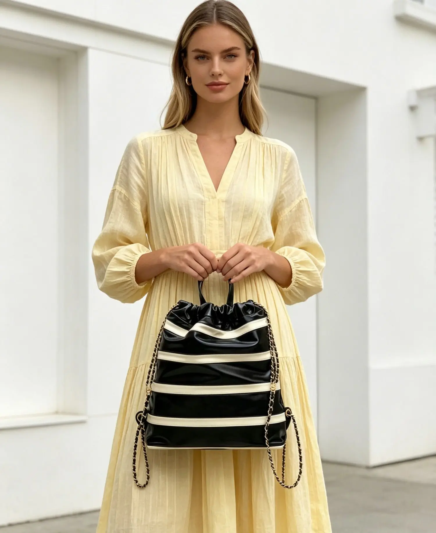 Minimalist Black and White Striped Women Backpack Drawstring Shoulder Bag Versatile Daily Backpack for Commute and Shopping
Minimalist Black and White Striped Women Backpack Drawstring Shoulder Bag Versatile Daily Backpack for Commute and Shopping