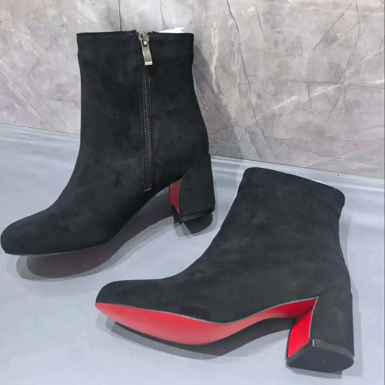Round Toe Red Sole Botas Para Dama Black Flannel Mid-Calf Womens Short Boots Back Zipper Chunky Mid Heels Party Dressing Shoes
Round Toe Red Sole Botas Para Dama Black Flannel Mid-Calf Womens Short Boots Back Zipper Chunky Mid Heels Party Dressing Shoes