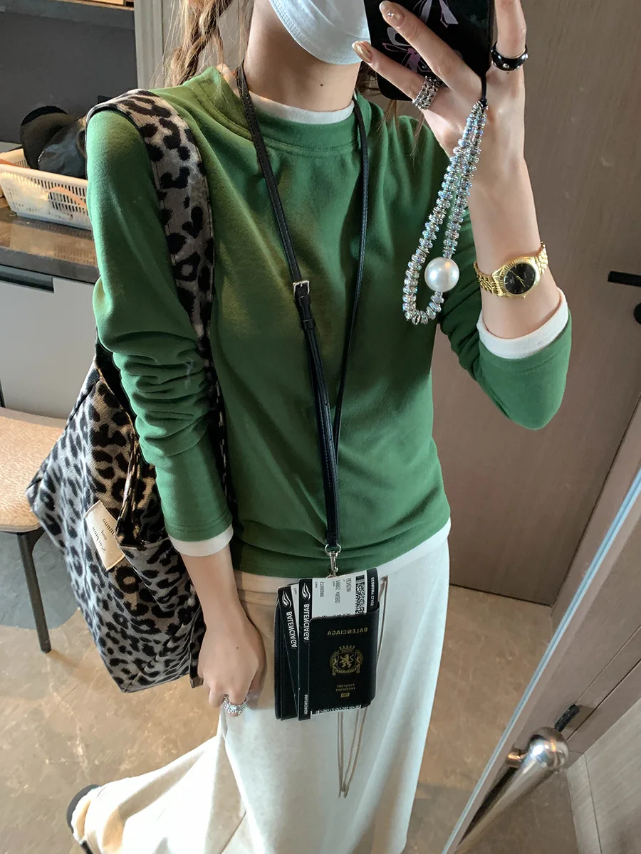 Spring women's casual solid color brushed warm double-sided velvet contrasting fake two-piece base T-shirt
Spring women's casual solid color brushed warm double-sided velvet contrasting fake two-piece base T-shirt