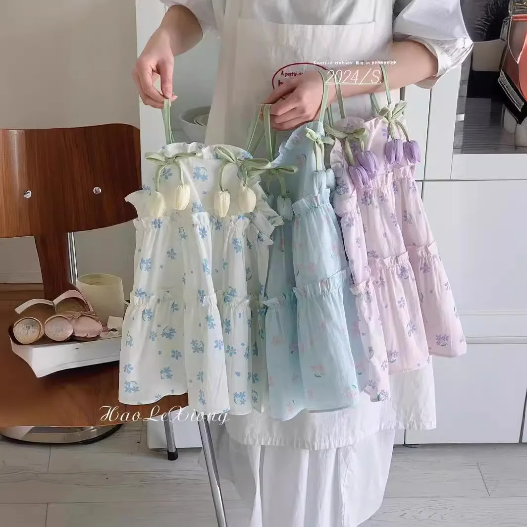 Girls Skirts 2024 Summer New Childrens Clothing Western Holiday Style Romantic Floral Halter Dress Casual Simple and Match
Girls Skirts 2024 Summer New Childrens Clothing Western Holiday Style Romantic Floral Halter Dress Casual Simple and Match