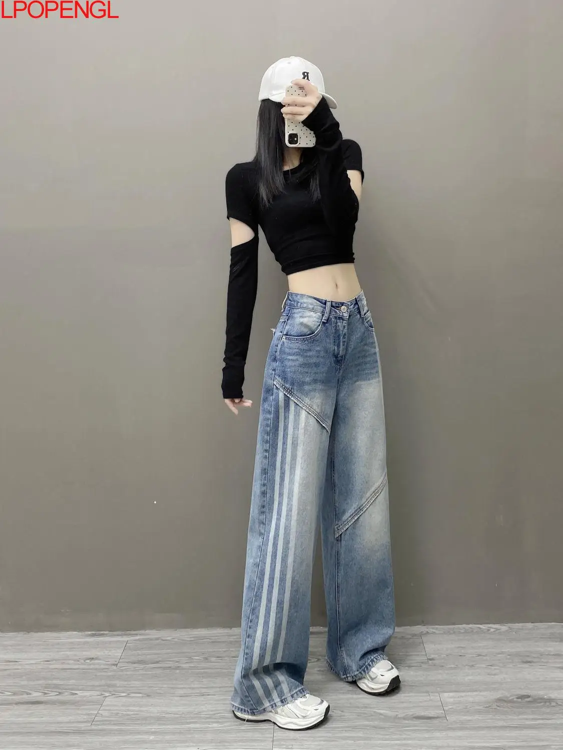 Fashion Women Spring And Summer 2025 New Wide-leg Button Trousers Patchwork Stripes High-waisted Streetwear Loose Casual Jeans
Fashion Women Spring And Summer 2025 New Wide-leg Button Trousers Patchwork Stripes High-waisted Streetwear Loose Casual Jeans