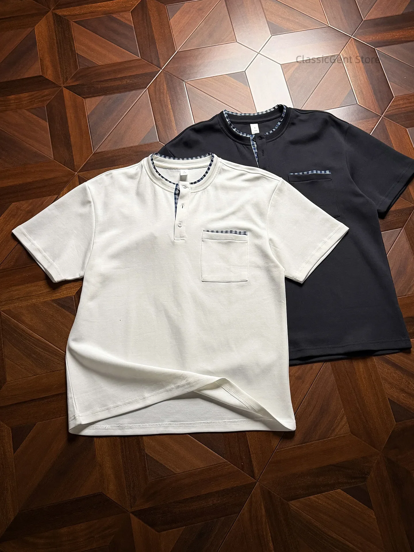 checked hemming Henry collar, contrasting color patch bag 8.1oz short-sleeved T-shirt, cool, skin-friendly and breathable
checked hemming Henry collar, contrasting color patch bag 8.1oz short-sleeved T-shirt, cool, skin-friendly and breathable