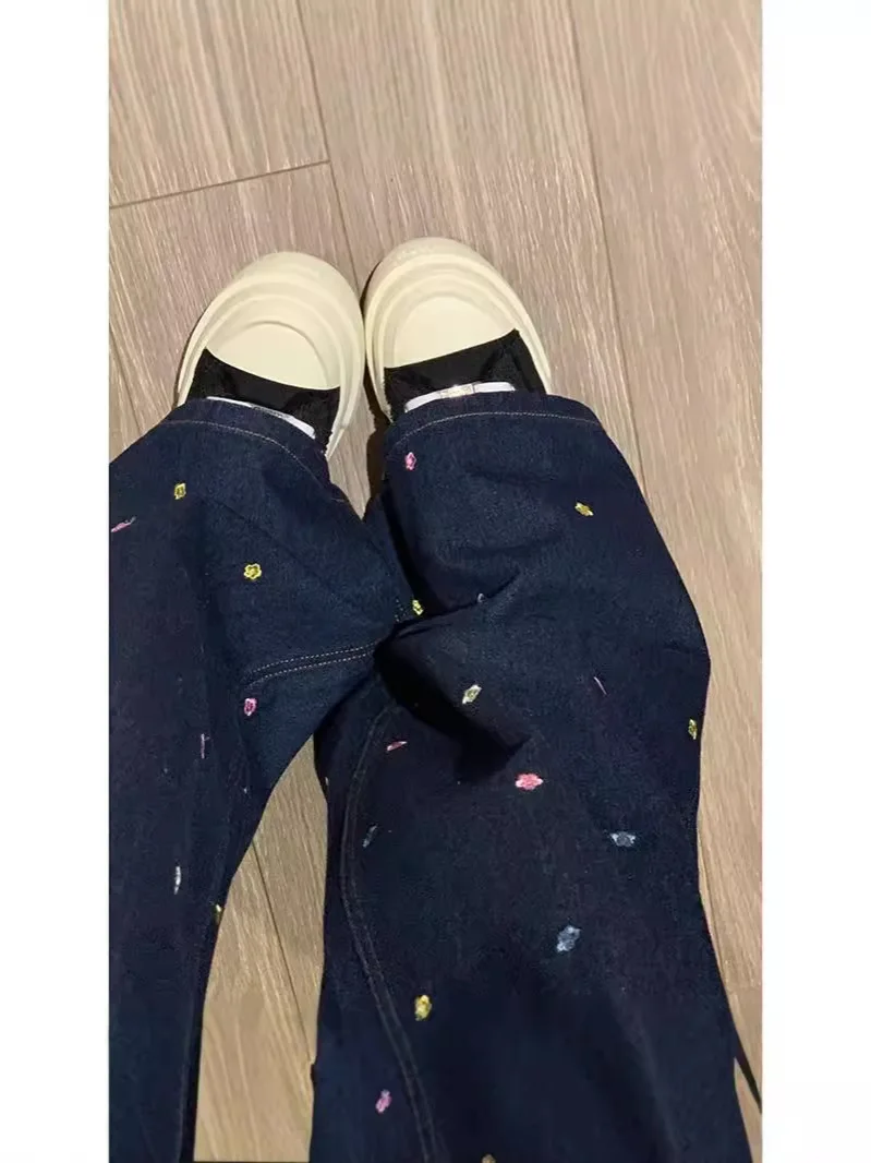 Женская одежда, черные джинсы, расклешенные расклешенные брюки, удлинение ног, грушевидный силуэт, женский джинсовый модный шик
Женская одежда, черные джинсы, расклешенные расклешенные брюки, удлинение ног, грушевидный силуэт, женский джинсовый модный шик