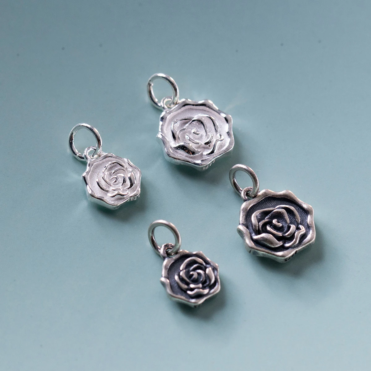Подвески из серебра 925 пробы с цветком розы в стиле ретро, уникальное ожерелье, кулон, аксессуары ручной работы «сделай сам», подвески для браслета Plata 925 JHA177
Подвески из серебра 925 пробы с цветком розы в стиле ретро, уникальное ожерелье, кулон, аксессуары ручной работы «сделай сам», подвески для браслета Plata 925 JHA177
