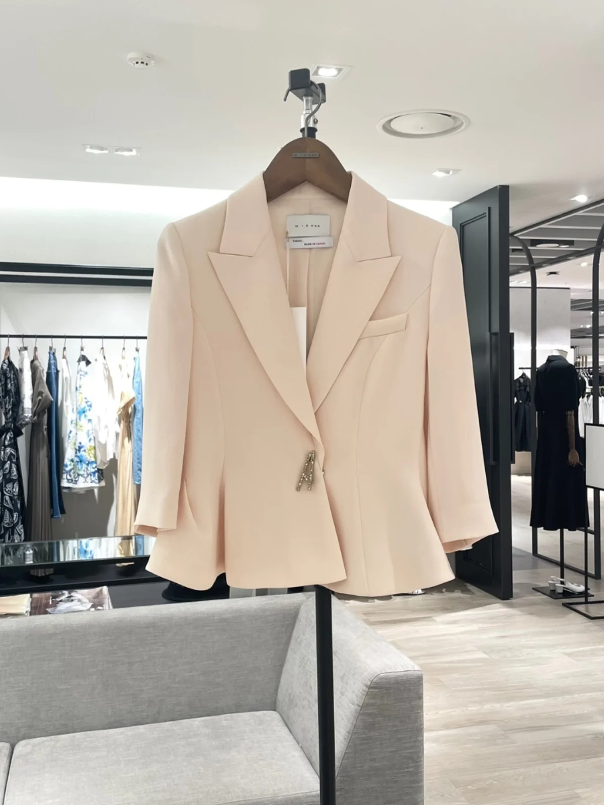 Faionable Commute Sle Slim Fit ort Suit Jaet with Lapel And Pleated Design for Women Polyester Long Sve Regular Le...
Faionable Commute Sle Slim Fit ort Suit Jaet with Lapel And Pleated Design for Women Polyester Long Sve Regular Le...