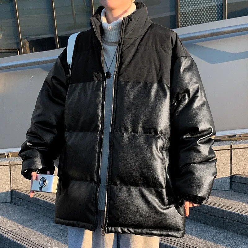 Зимняя утепленная мужская куртка из искусственной кожи, свободного кроя, с воротником-стойкой, в корейском стиле, больших размеров, в стиле хип-хоп, повседневное пальто для подростков
Зимняя утепленная мужская куртка из искусственной кожи, свободного кроя, с воротником-стойкой, в корейском стиле, больших размеров, в стиле хип-хоп, повседневное пальто для подростков