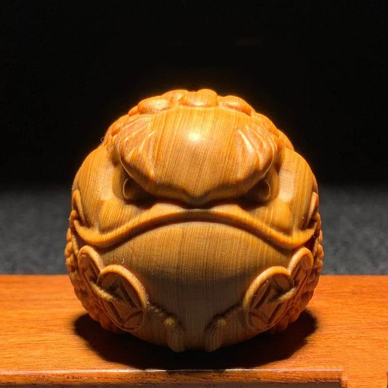 Natural Cliff Cypress Wood Carving Three Legged Golden Toad Handle piece Home Car Decorations handicraft
Natural Cliff Cypress Wood Carving Three Legged Golden Toad Handle piece Home Car Decorations handicraft