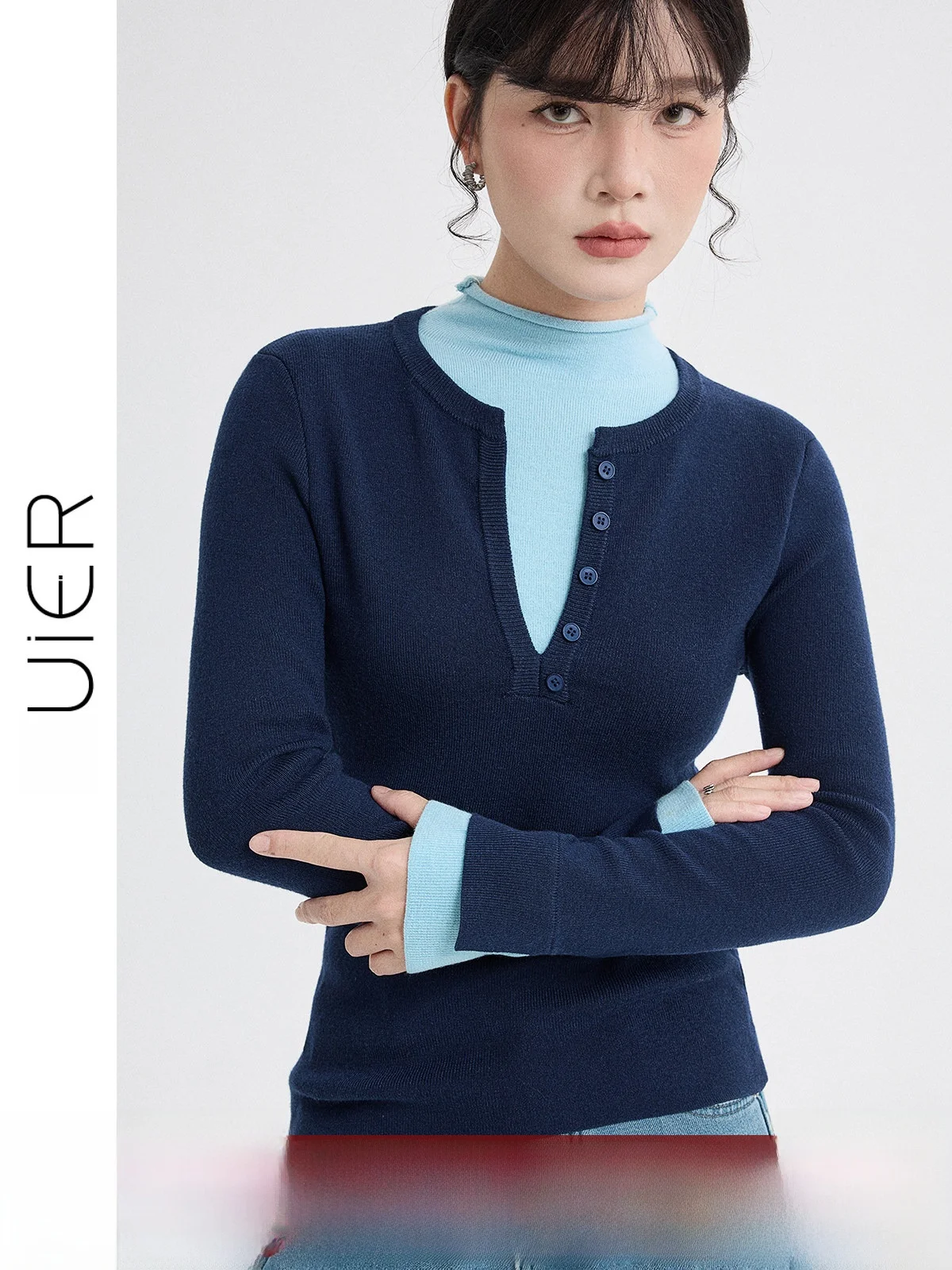 Вязаный свитер Color Blo женский, приталенный, с высоким воротником, имитация двухслойного, весна 2026, новинка, повседневная одежда до плеч
Вязаный свитер Color Blo женский, приталенный, с высоким воротником, имитация двухслойного, весна 2026, новинка, повседневная одежда до плеч