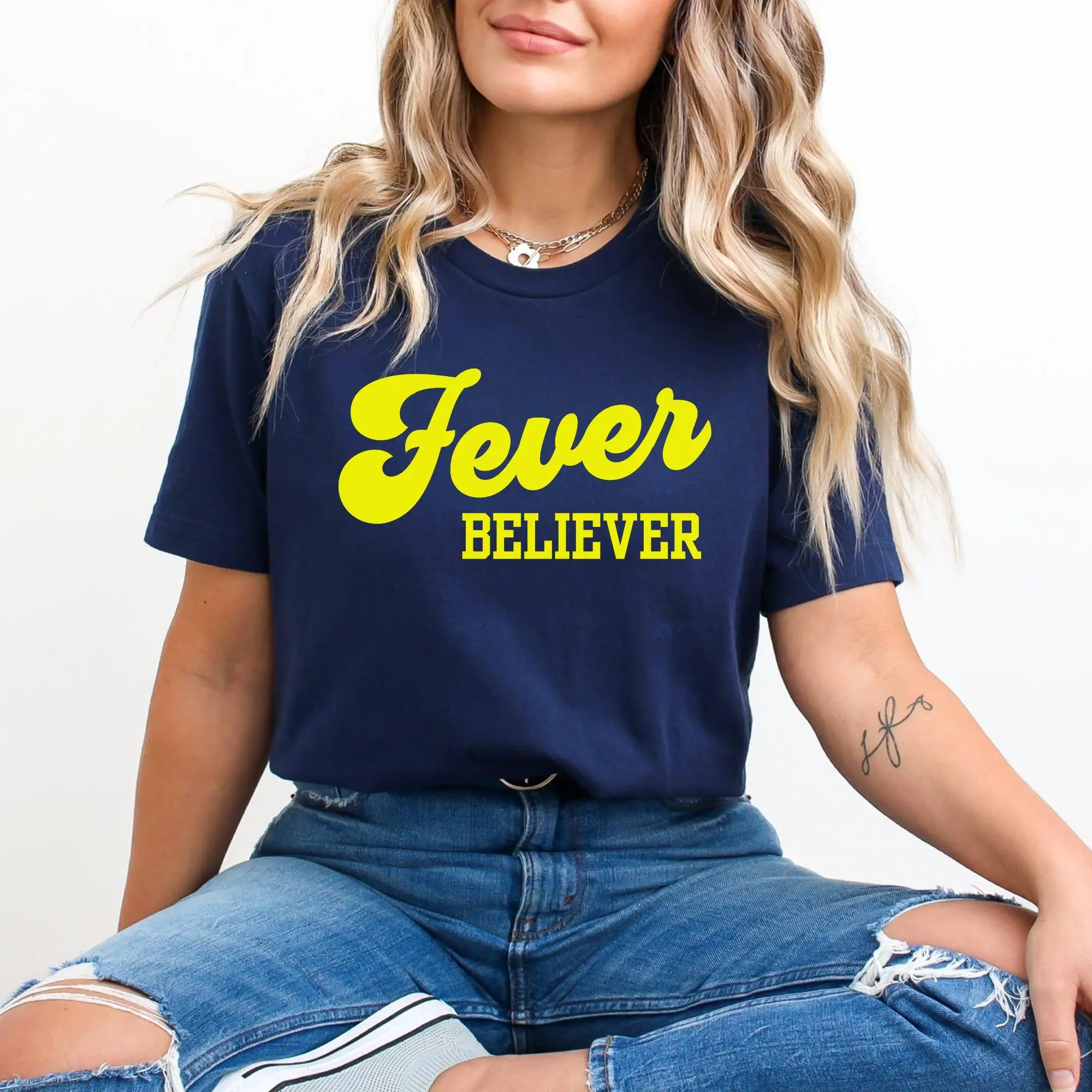 Футболка Indiana Basketball Fever Believer, идеальный подарок для фанатов, женский спортивный ретро-вентилятор для взрослых
Футболка Indiana Basketball Fever Believer, идеальный подарок для фанатов, женский спортивный ретро-вентилятор для взрослых