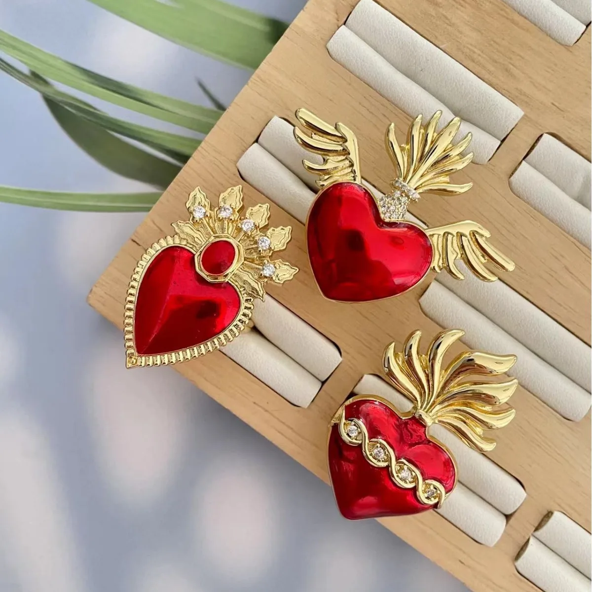 Copper Gold Plated Sacred Heart Rings for Girls Wings Zircon Red Enamel God Adjustable Ring Finger Bague Hommes Vintage Jewelry
Copper Gold Plated Sacred Heart Rings for Girls Wings Zircon Red Enamel God Adjustable Ring Finger Bague Hommes Vintage Jewelry