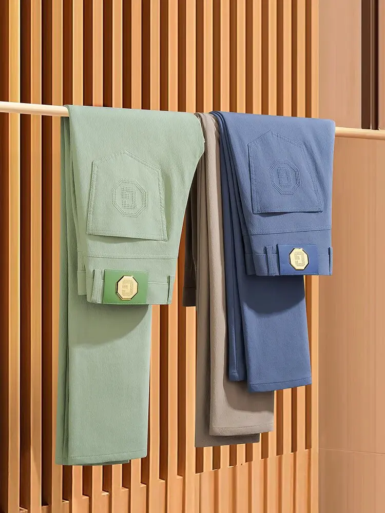 Summer features vibrant solid-color casual pants, crafted from ice silk for a professional commuting experience. These men's sli
Summer features vibrant solid-color casual pants, crafted from ice silk for a professional commuting experience. These men's sli