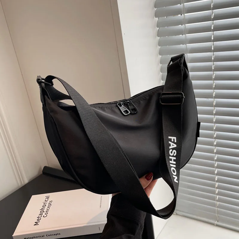 Casual Nylon Shoulder Women's Bags 2023 New Fashion Trend Travel Crossbody Bag Luxury Design Handbag Purse Black
Casual Nylon Shoulder Women's Bags 2023 New Fashion Trend Travel Crossbody Bag Luxury Design Handbag Purse Black