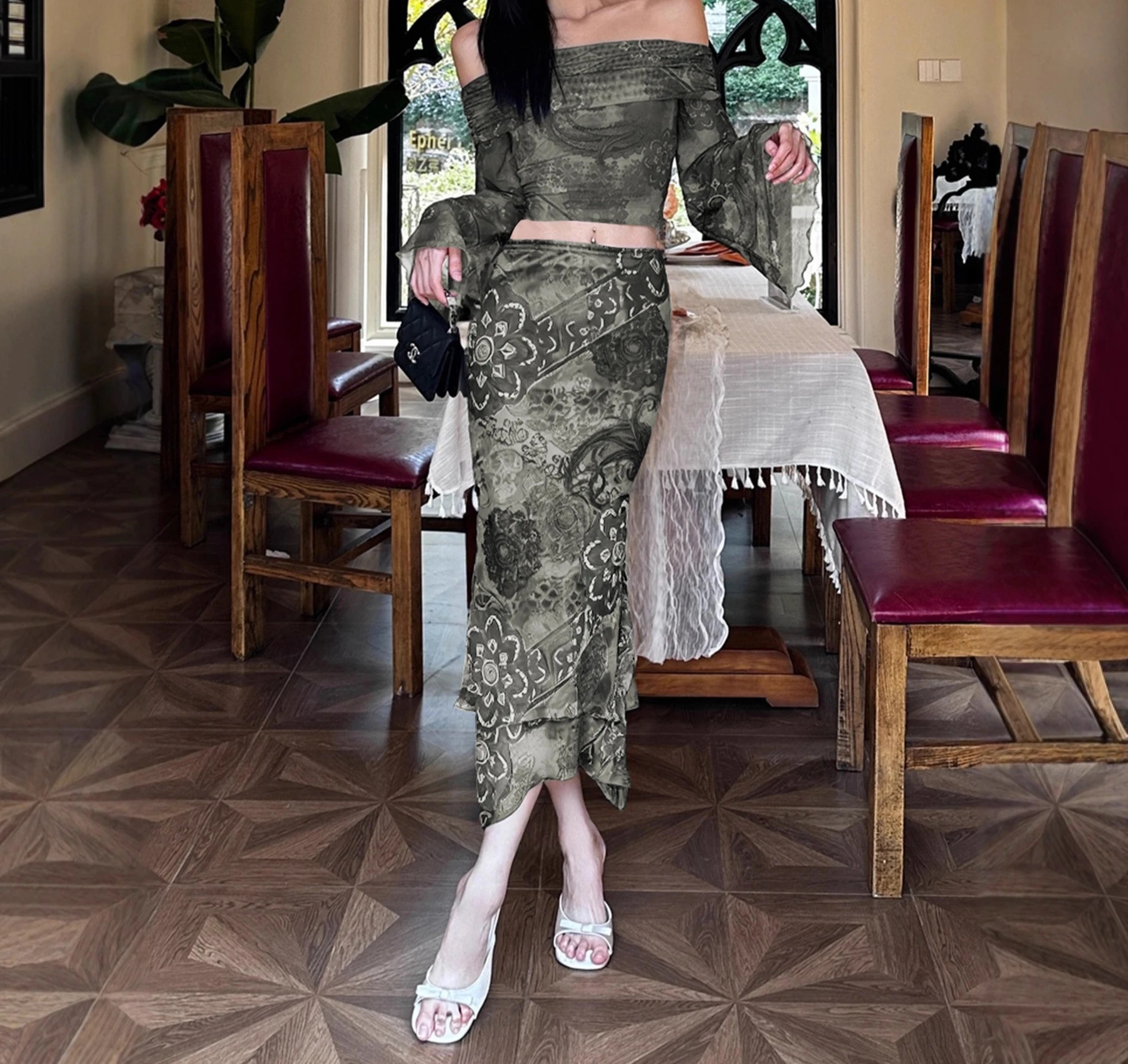 Модная асимметричная юбка с принтом, облегающая миди-юбка с высокой талией, этнический стиль, повседневная одежда, женские юбки, лето 2025
Модная асимметричная юбка с принтом, облегающая миди-юбка с высокой талией, этнический стиль, повседневная одежда, женские юбки, лето 2025