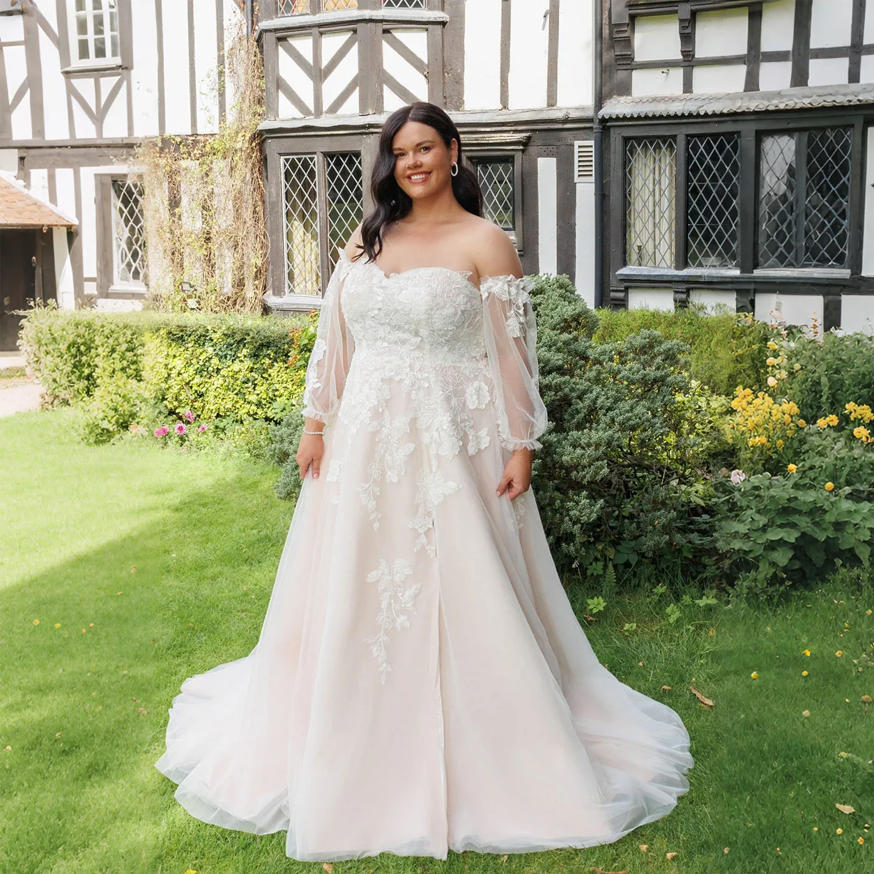Plus Size Lace Wedding Dresses Removable Puff Sleeve Split Boho Bride Gowns Applique Tulle A-Line robe de mariée Customized
Plus Size Lace Wedding Dresses Removable Puff Sleeve Split Boho Bride Gowns Applique Tulle A-Line robe de mariée Customized