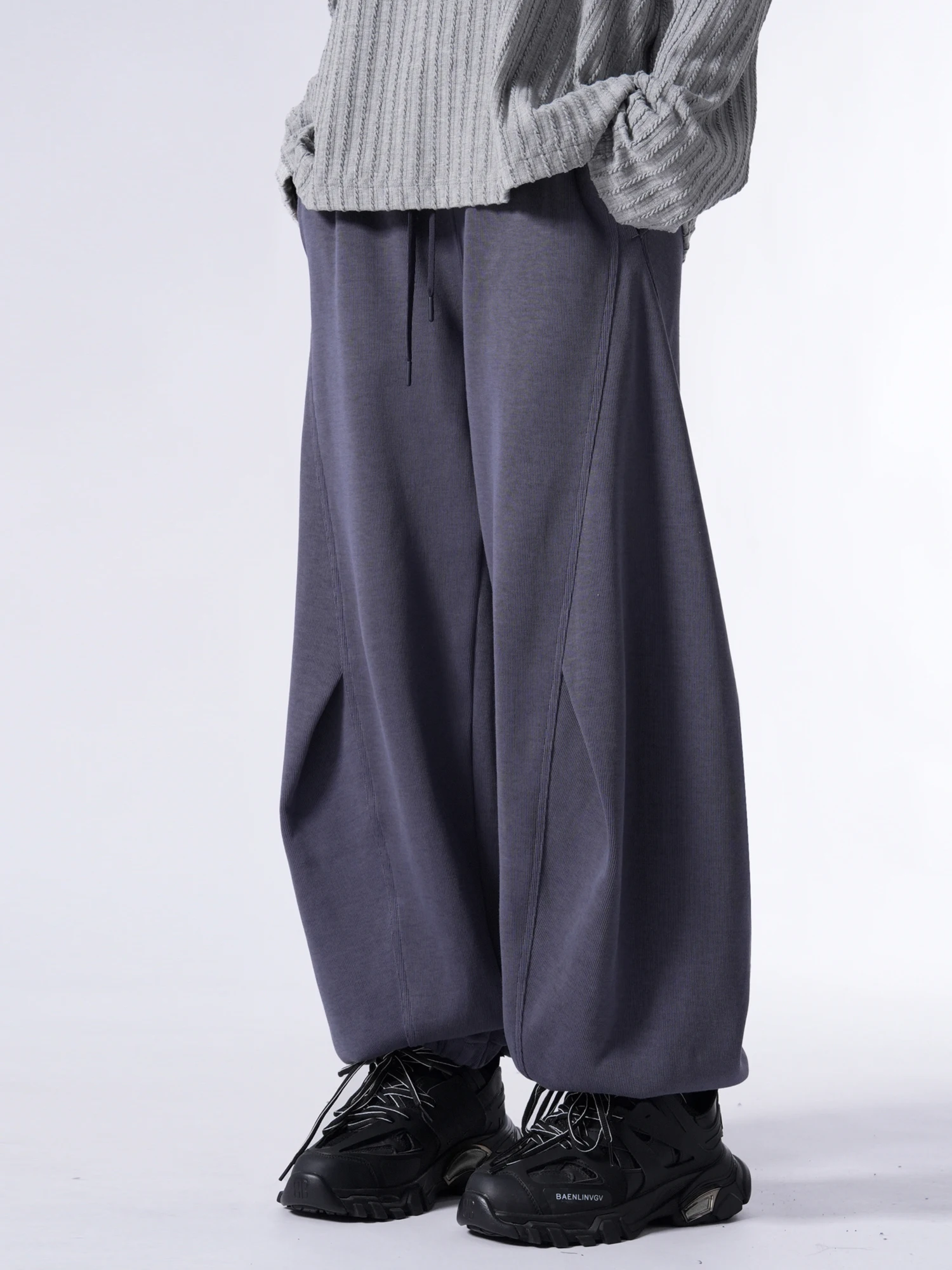 American Style Casual Pants Loose Fit Trousers for Men And Women Spring Summer Loose Wide Leg Sports Sweatpants
American Style Casual Pants Loose Fit Trousers for Men And Women Spring Summer Loose Wide Leg Sports Sweatpants