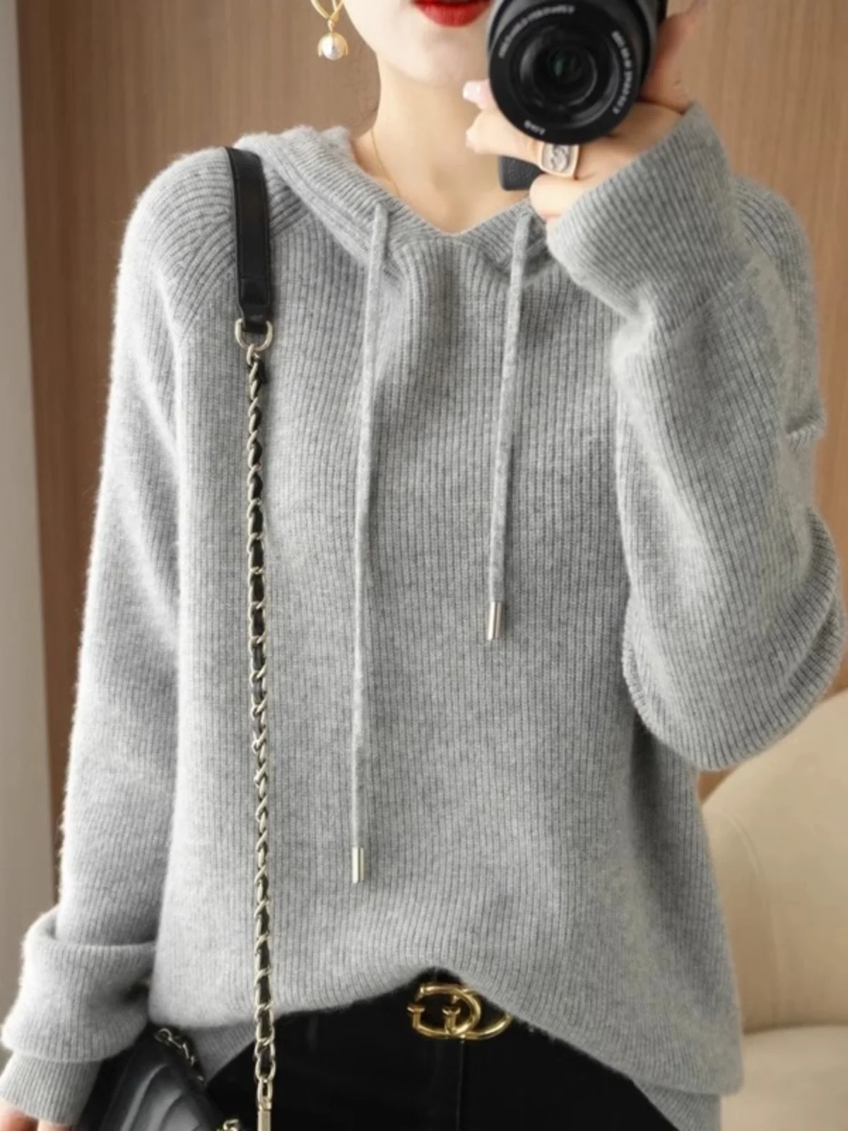 Весна 2026: Женская вязаная толстовка с капюшоном, шерстяная, с длинными рукавами, утепленная, свободного кроя, в корейском стиле, для повседневной носки
Весна 2026: Женская вязаная толстовка с капюшоном, шерстяная, с длинными рукавами, утепленная, свободного кроя, в корейском стиле, для повседневной носки