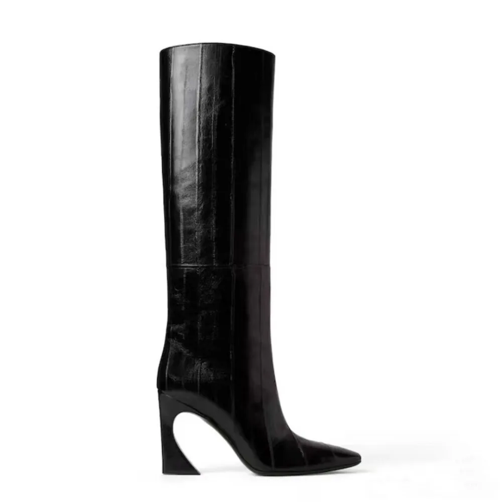 Women's Black Crocodile - Patterned Knee - High Boots with Pointed Toe & Chunky Heel, Stylish for Evening Parties, Streetwear
Women's Black Crocodile - Patterned Knee - High Boots with Pointed Toe & Chunky Heel, Stylish for Evening Parties, Streetwear