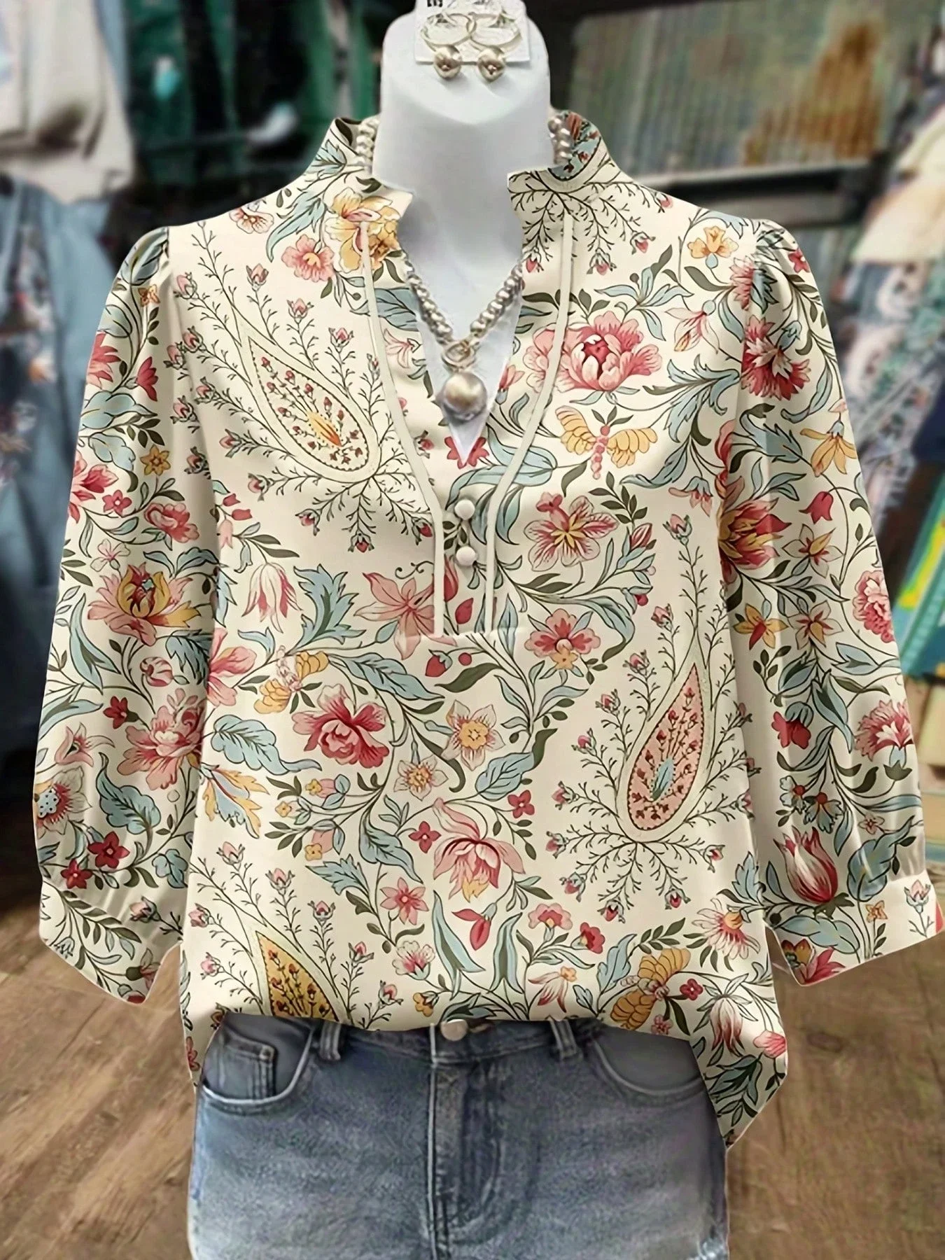 Women's Vintage Floral Print V-Neck Puff Sleeve Blouse Pastel Colors 3/4 Bell Sleeves Regular Fit
Women's Vintage Floral Print V-Neck Puff Sleeve Blouse Pastel Colors 3/4 Bell Sleeves Regular Fit