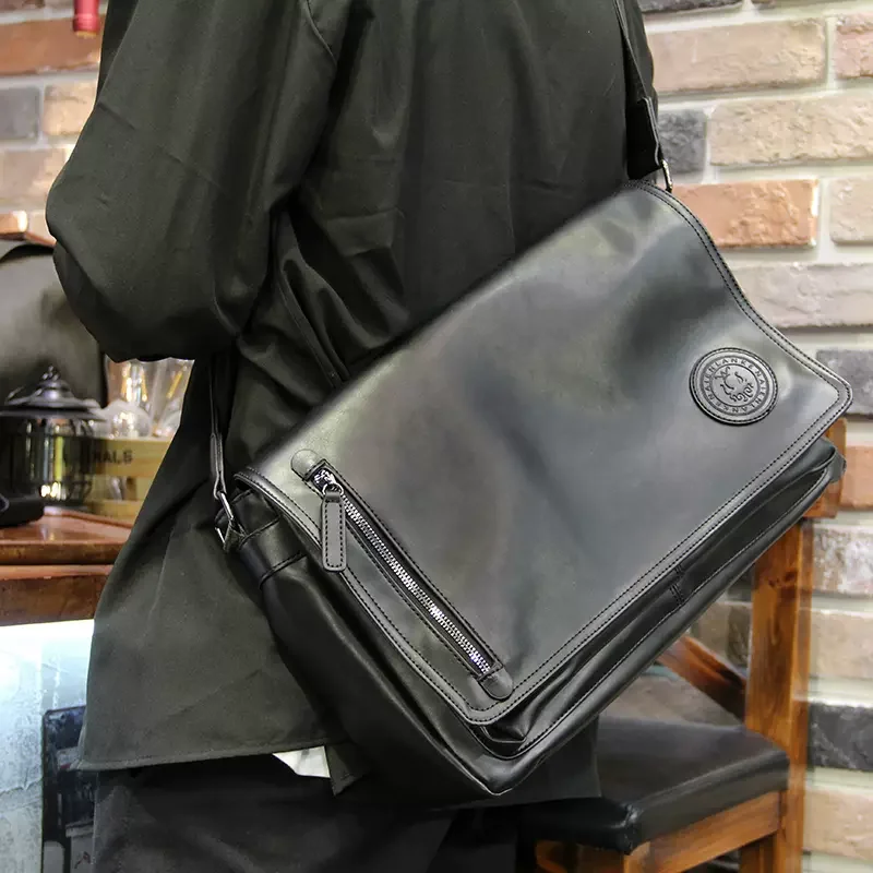 New Simple Style Men's Shoulder Bag Fashion High Quality PU Leather Cross-body Bag Large Capacity Messenger Bag
New Simple Style Men's Shoulder Bag Fashion High Quality PU Leather Cross-body Bag Large Capacity Messenger Bag