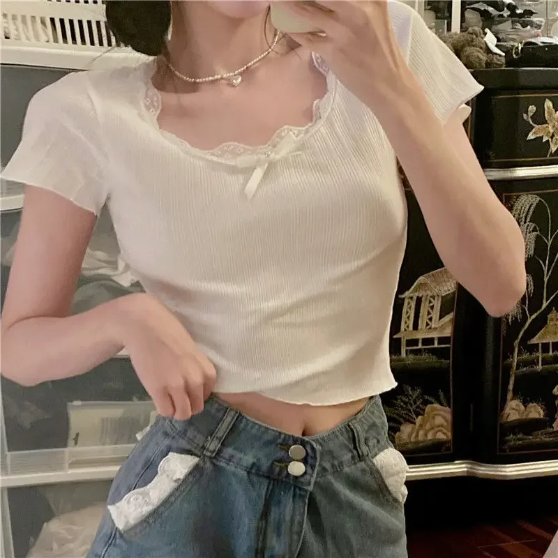 Bodycon Sexy Korean Style Tees Women Short Sleeve Kawaii Sweet Crop Tops Lace Bow Casual French Designer White T-Shirts 2025 New
Bodycon Sexy Korean Style Tees Women Short Sleeve Kawaii Sweet Crop Tops Lace Bow Casual French Designer White T-Shirts 2025 New