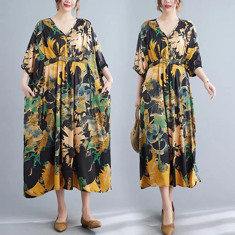 Loose Satin Skin-Friendly V-Neck Large Size High-Waist Dress 2023 Summer Retro Contrast Printed Dress Casual Baggy Clothes Z557
Loose Satin Skin-Friendly V-Neck Large Size High-Waist Dress 2023 Summer Retro Contrast Printed Dress Casual Baggy Clothes Z557
