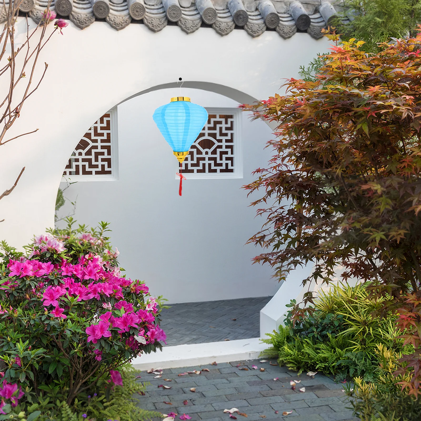 Traditional Vietnamese Lantern Style Outdoor Hanging Decorative Lantern for Street Garden Festival Party Night Scene
Traditional Vietnamese Lantern Style Outdoor Hanging Decorative Lantern for Street Garden Festival Party Night Scene