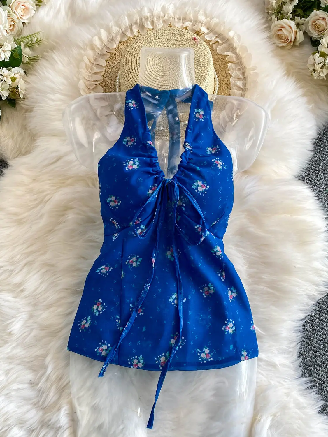 Women's Blue Chinese Style Crop Top Floral Lace-up Halter Tank Top Y2K Gyaru Vintage Sexy Elegant Camisole for Women Summer 2026
Women's Blue Chinese Style Crop Top Floral Lace-up Halter Tank Top Y2K Gyaru Vintage Sexy Elegant Camisole for Women Summer 2026