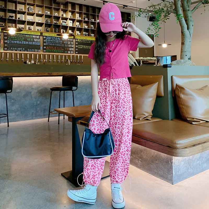 teens 2023 summer Girl Baby Clothes shorts T shirt Tops + Leopard Bottoms loose pants 2pcs Outfits 5 7 8 9 6 10 12 13 14 Years
teens 2023 summer Girl Baby Clothes shorts T shirt Tops + Leopard Bottoms loose pants 2pcs Outfits 5 7 8 9 6 10 12 13 14 Years