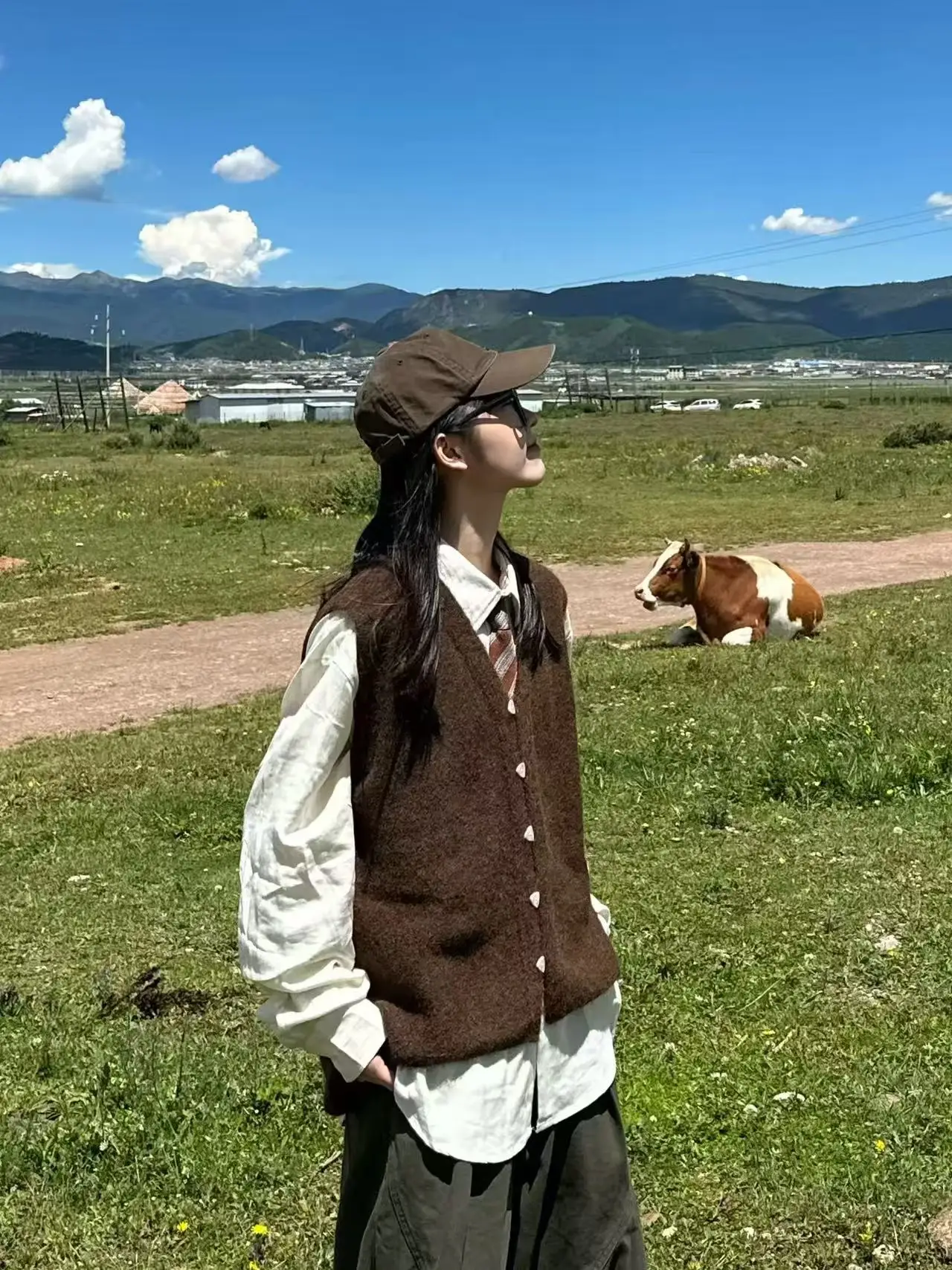 Ретро-джемпер в японском стиле, вязаный, на пуговицах, свободный, мужской и женский, в стиле колледж, кардиган-жилет без рукавов, многослойный топ
Ретро-джемпер в японском стиле, вязаный, на пуговицах, свободный, мужской и женский, в стиле колледж, кардиган-жилет без рукавов, многослойный топ