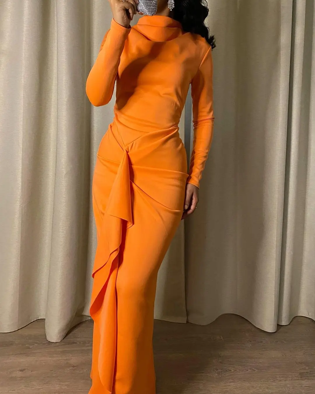 FLORINE TULIRAIN O-neck O-neck Full Sleeve Orange Ruffle Zipper Up Satin Wedding Evening Dress Cocktail Prom Gown For Sexy Women
FLORINE TULIRAIN O-neck O-neck Full Sleeve Orange Ruffle Zipper Up Satin Wedding Evening Dress Cocktail Prom Gown For Sexy Women
