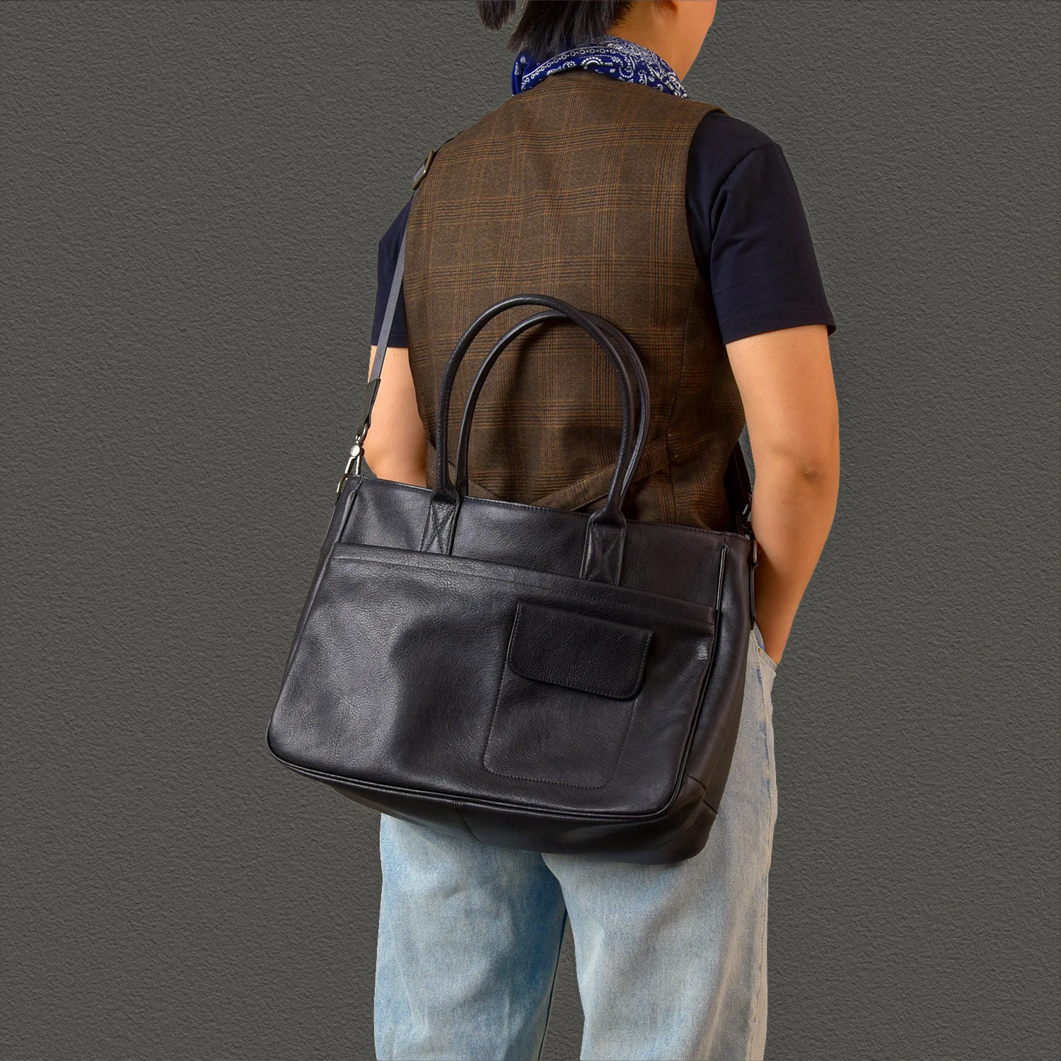 vintage high quality first layer cowhide men's briefcase business luxury handmade genuine leather handbag work messenger bag
vintage high quality first layer cowhide men's briefcase business luxury handmade genuine leather handbag work messenger bag