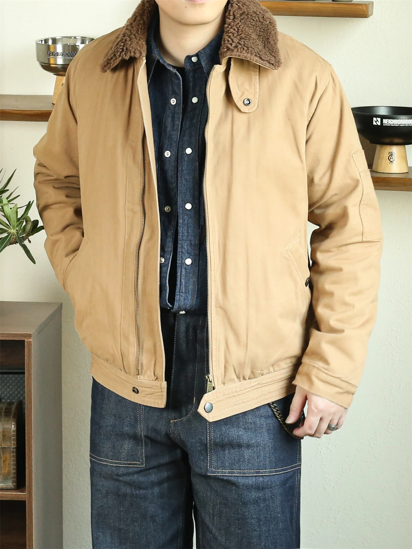 Утепленная мужская зимняя куртка-бомбер из американской шерсти с воротником, на молнии, с длинными рукавами, из чистого хлопка
Утепленная мужская зимняя куртка-бомбер из американской шерсти с воротником, на молнии, с длинными рукавами, из чистого хлопка