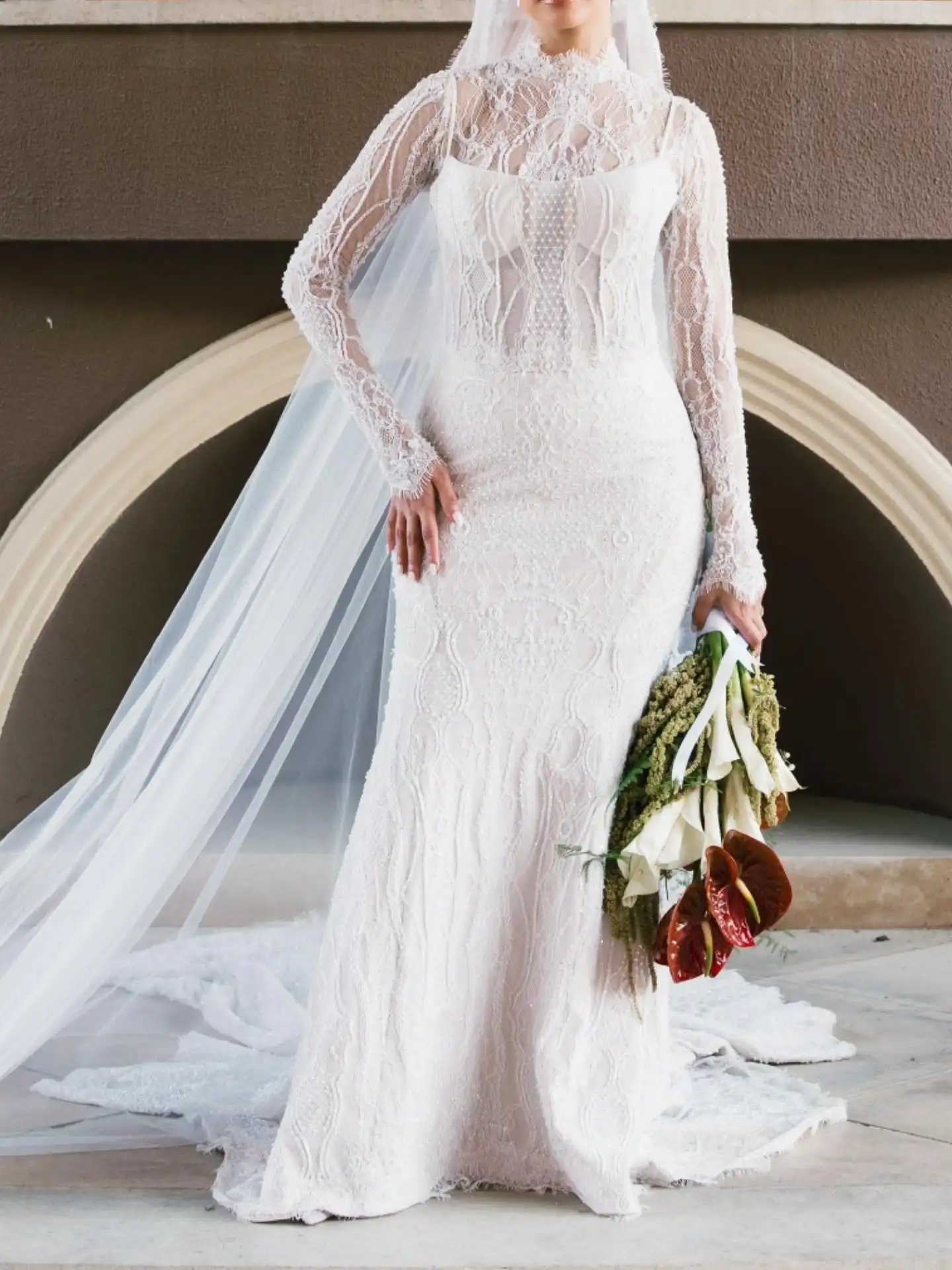 Customized Elegant Delicate High Neck Fringe Lace Overlay Spaghetti Strap Mermaid Wedding Dresse Bridal Gown Vestidos De Novia
Customized Elegant Delicate High Neck Fringe Lace Overlay Spaghetti Strap Mermaid Wedding Dresse Bridal Gown Vestidos De Novia