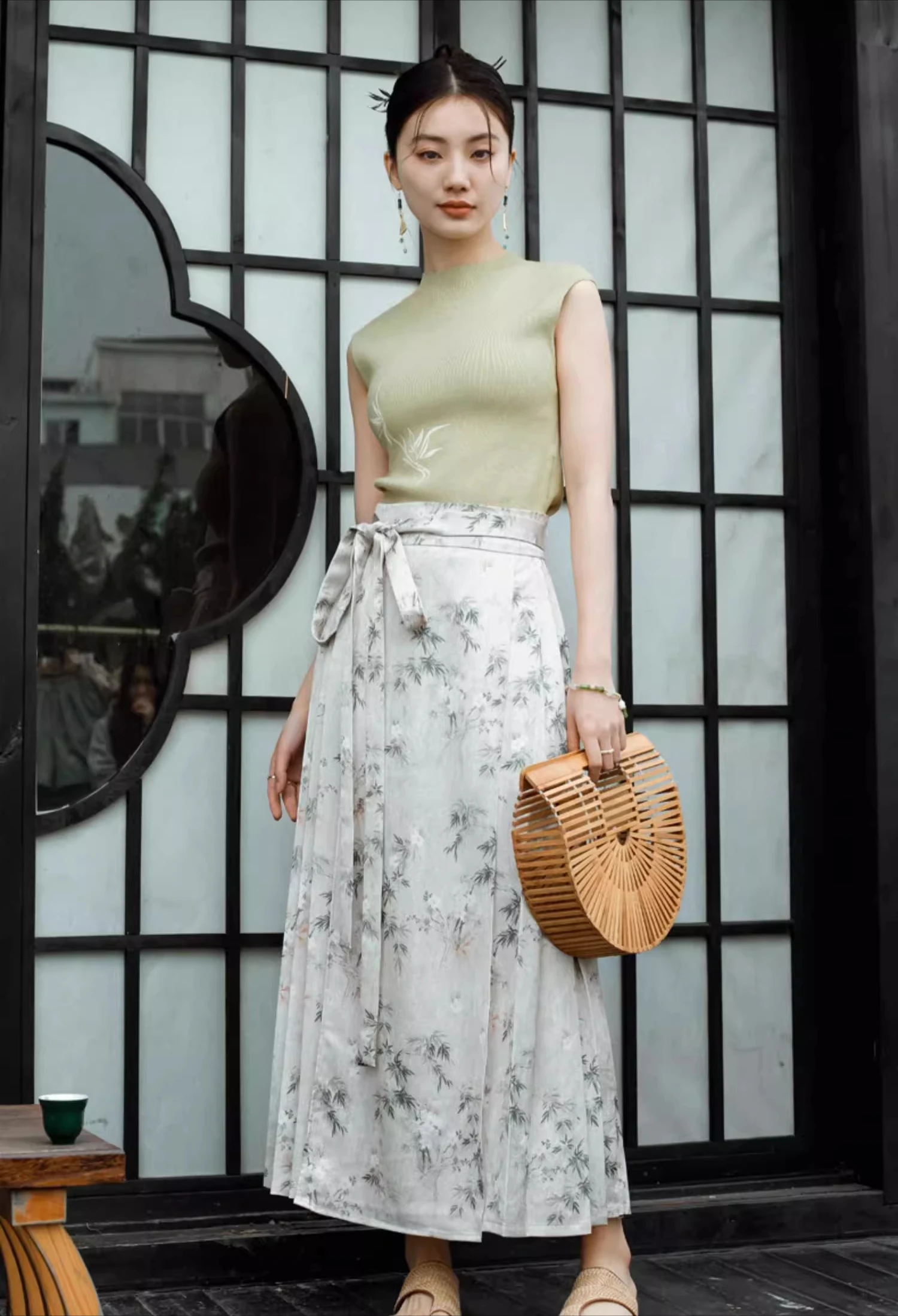 OLrain Midi Printed Skirts Women 2025 Spring Summer Chinese Style Pleated A-line High-waist Elegant Wrap Long Skirt O24XB91869
OLrain Midi Printed Skirts Women 2025 Spring Summer Chinese Style Pleated A-line High-waist Elegant Wrap Long Skirt O24XB91869