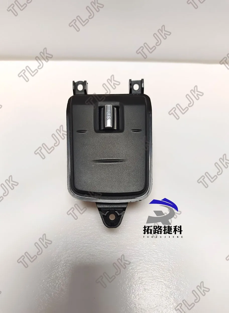 Multifunctional steering wheel buttons(right) for Land Rover Defender and D5, model LR149858. 
Multifunctional steering wheel buttons(right) for Land Rover Defender and D5, model LR149858.