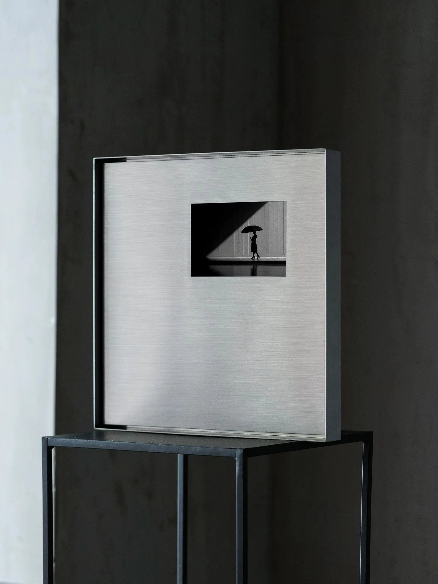 Stainless Steel Polishing Process Customized Picture Frame Wall-Mounted Square Shape Silver Matte Finish Art Photo Display Frame
Stainless Steel Polishing Process Customized Picture Frame Wall-Mounted Square Shape Silver Matte Finish Art Photo Display Frame