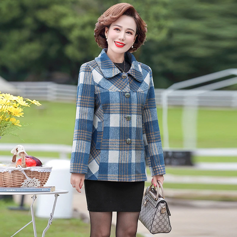 Autumn Winter Women's Woolen Coat New Fashion Plaid short Outerwear Wool Jackets Lapel Female Single Breasted Tops
Autumn Winter Women's Woolen Coat New Fashion Plaid short Outerwear Wool Jackets Lapel Female Single Breasted Tops